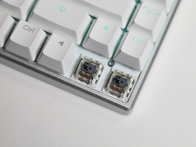 冰蓝背光 自主线性快银轴 雷柏mt510有线背光84键机械键盘评测