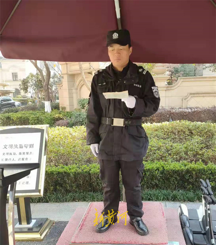 10年高考,5年自考…安徽"保安哥"终圆大学梦!目标是40岁拿到硕士学位