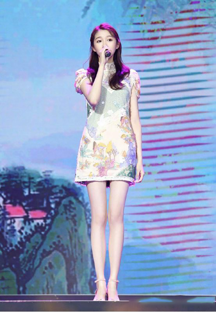 中国腿最长的女明星图片