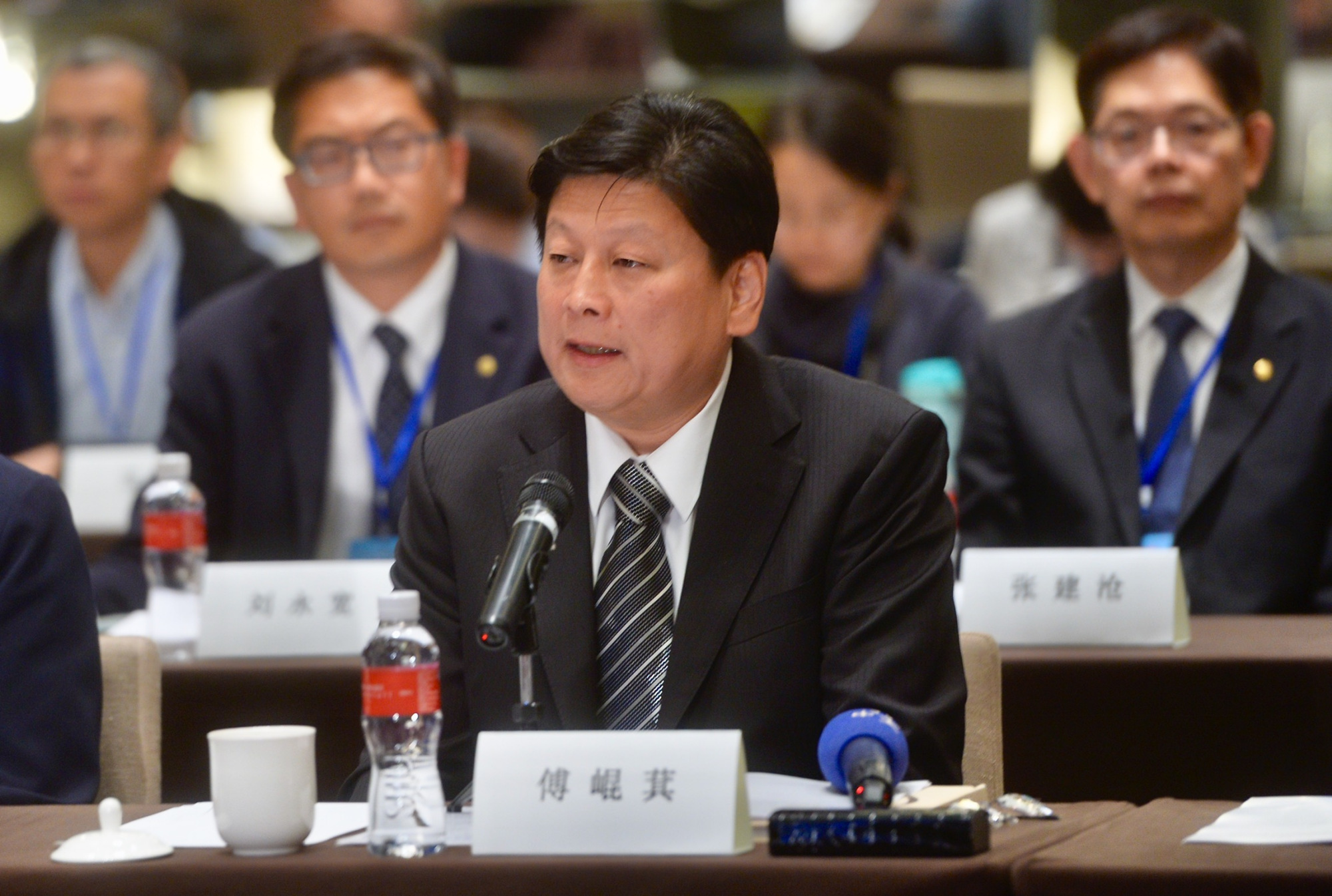 傅崐萁提案买4000万剂疫苗遭否决,台网友怒呛绿营草菅人命