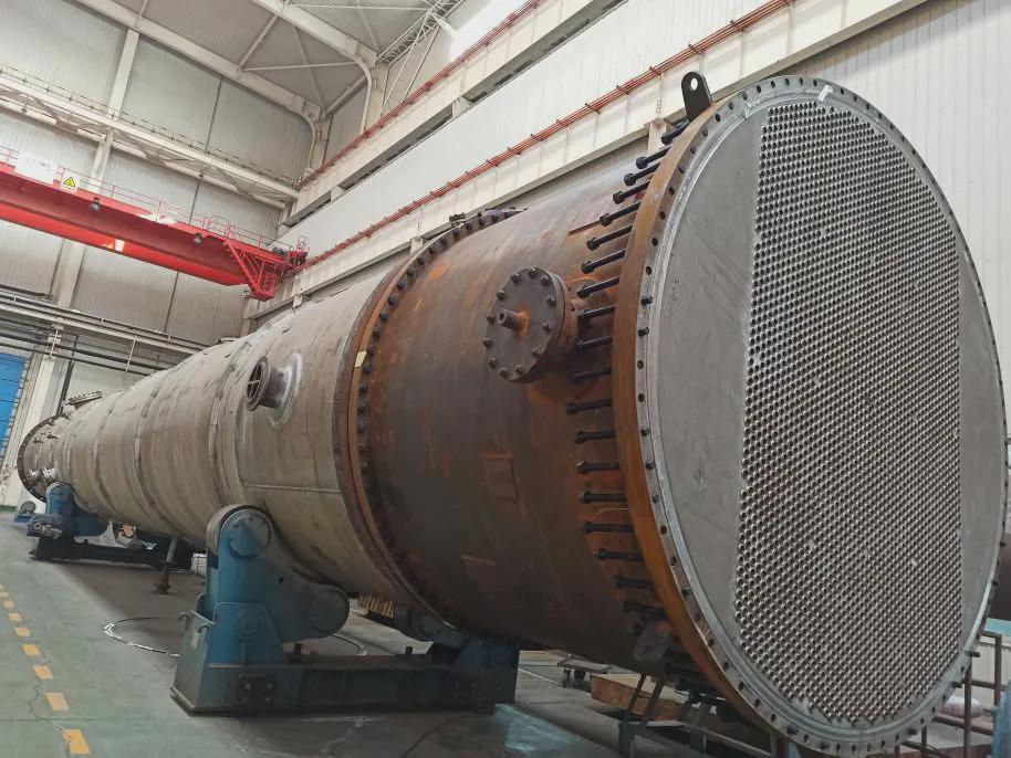 兰石重装研制完成宁夏宝丰项目钛材汽提塔