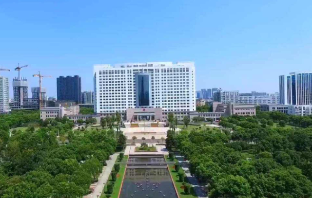慈溪市七个镇合并而成的"第一镇",工业产值240亿