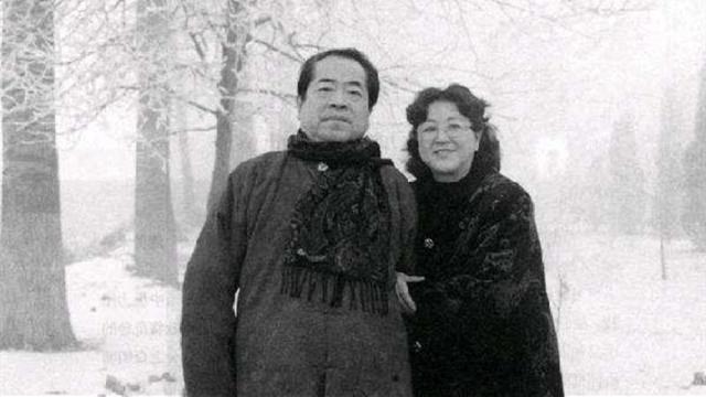 他爱上恩人的妻子,与女儿断绝关系,10年后结婚,恩人孩子跟他姓