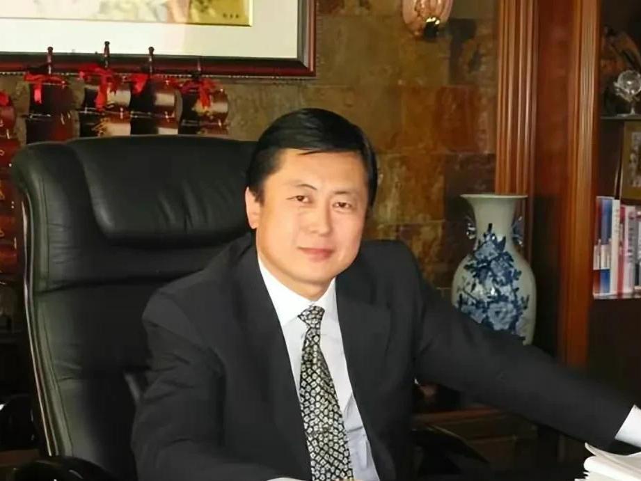 纪实:通辽市"最牛黑老大"易连峰的罪恶人生之路!