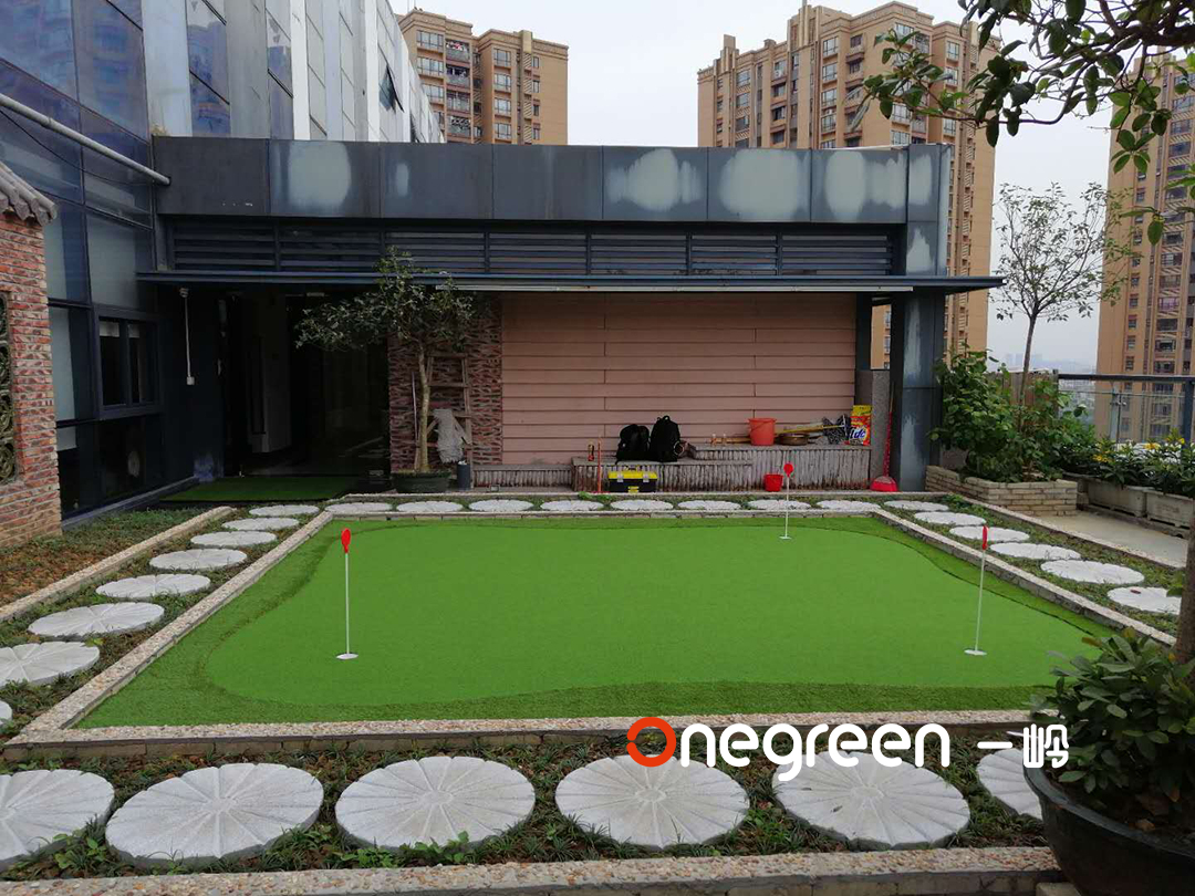 屋顶花园高尔夫,足不出户享受高尔夫乐趣