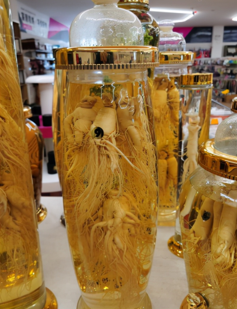 山东65岁老实大妈,坚信自己300年的人参已成精,专家对此表示怀疑