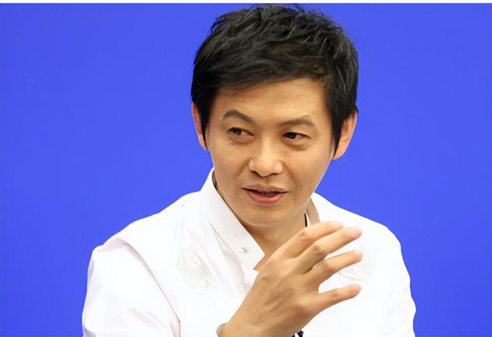 还记得曾经担任央视主持人的程前吗?