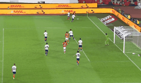 看看他们的斗志,看看他们对进球的渴望.