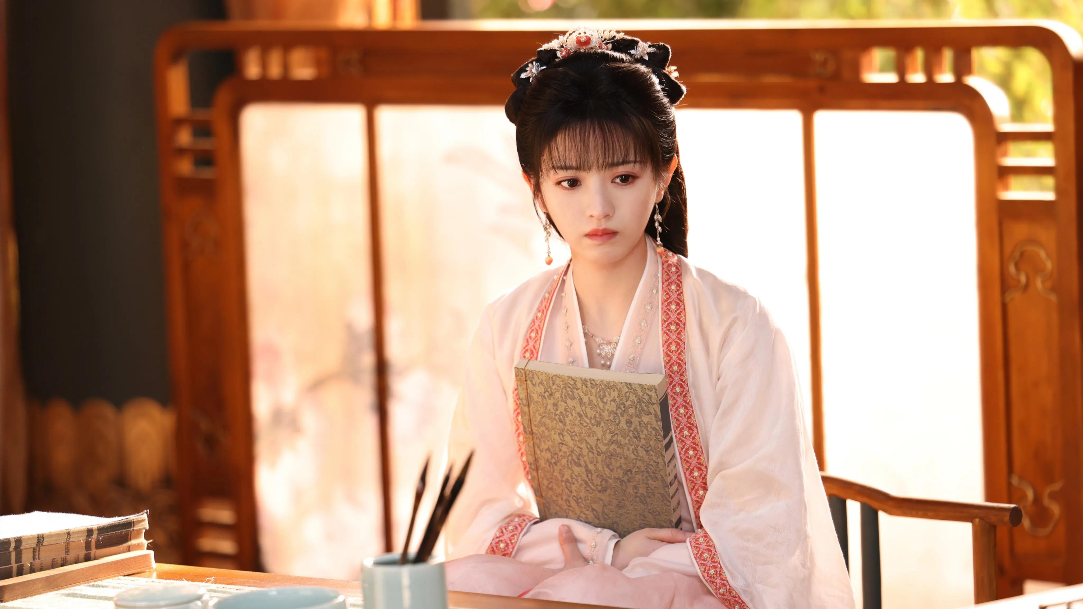 《大奉打更人》开机,甜妹子田曦薇饰演临安公主,期待吗?