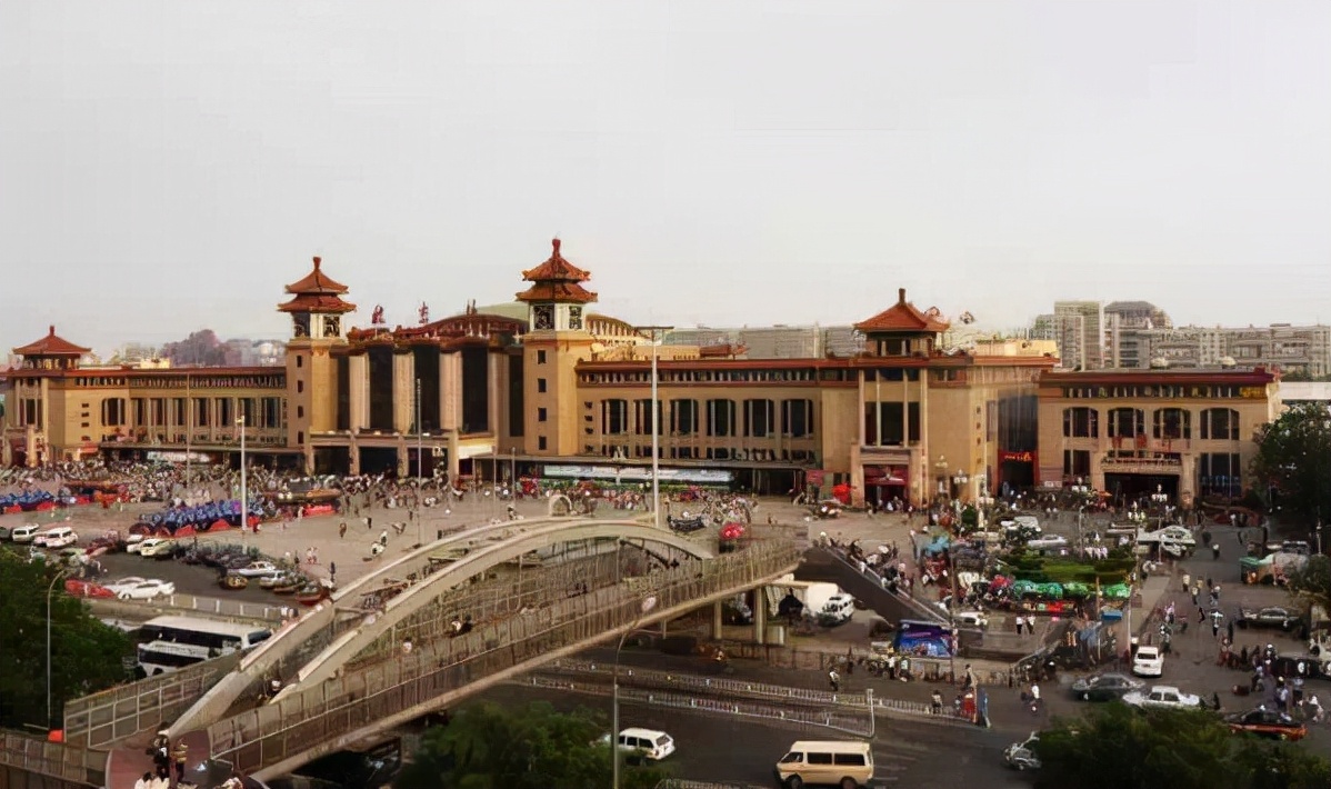 1980年,北京站发生爆炸,现场发现的三粒小米,使警方锁定嫌疑人