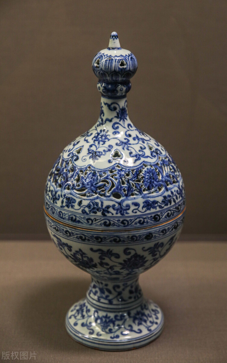 台北故宫收藏的永宣青花瓷为例,为你解密专家瓷器鉴定的过程