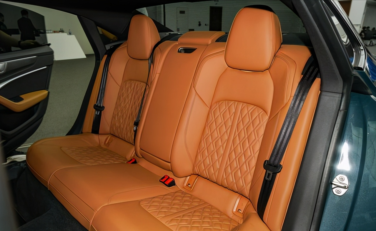 上汽奥迪a7l正式发布,别抱太大希望,它就是a6l的配角