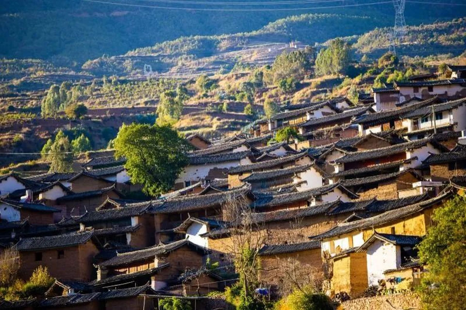 外普拉村:附近有永仁方山景区,龙虎峡,福山草堂,静德寺,中和夏家