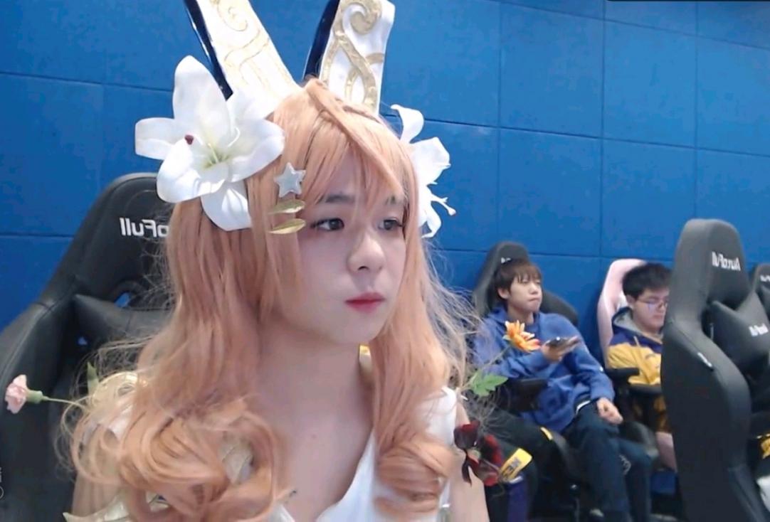 久酷粉丝大闹会场,李九都看不下去,九天狐:胜败乃兵家常事