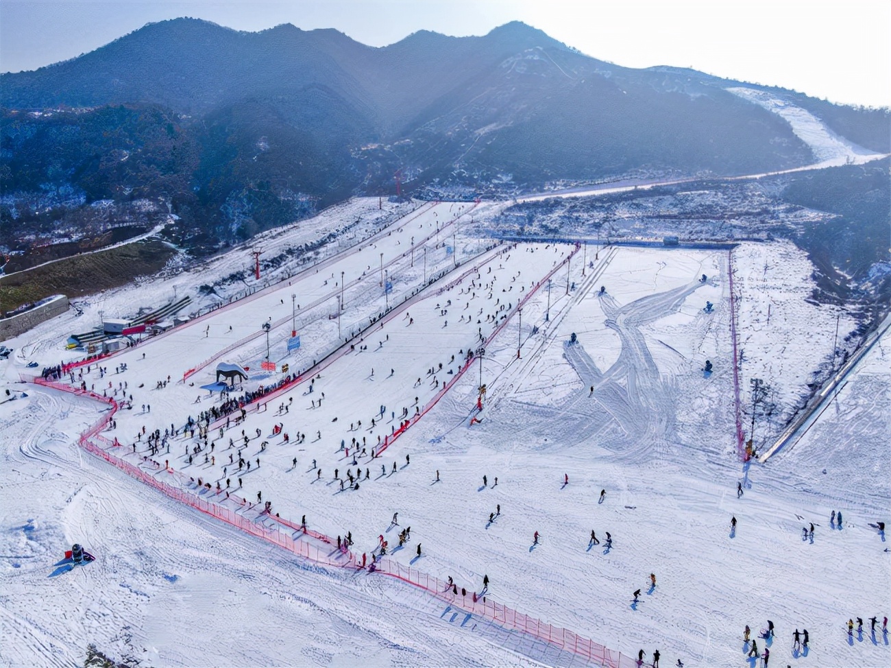 照金滑雪场高级道图片
