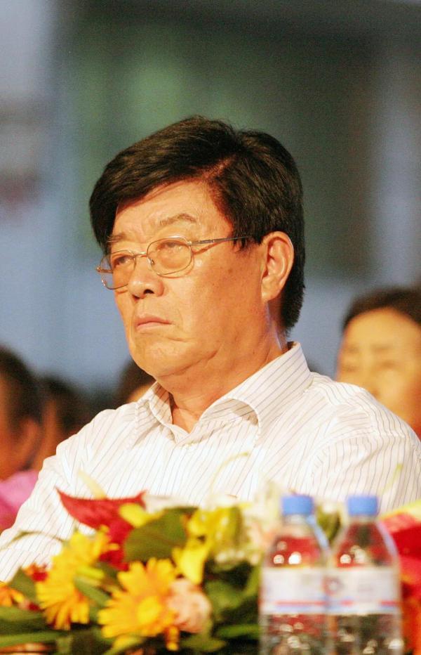 扬子江药业集团发布讣告:董事长徐镜人于7月12日晚间逝世