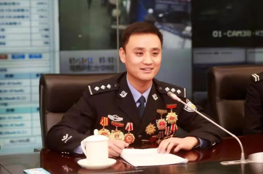 北京市公安局公安交通管理局中心区支队副支队长孟昆玉:坚定不移跟党