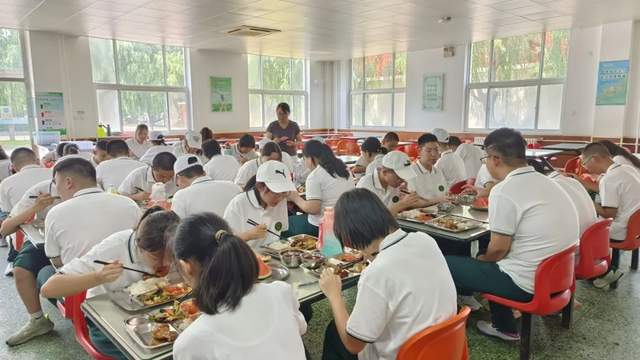 育新沙河中学军训开营仪式