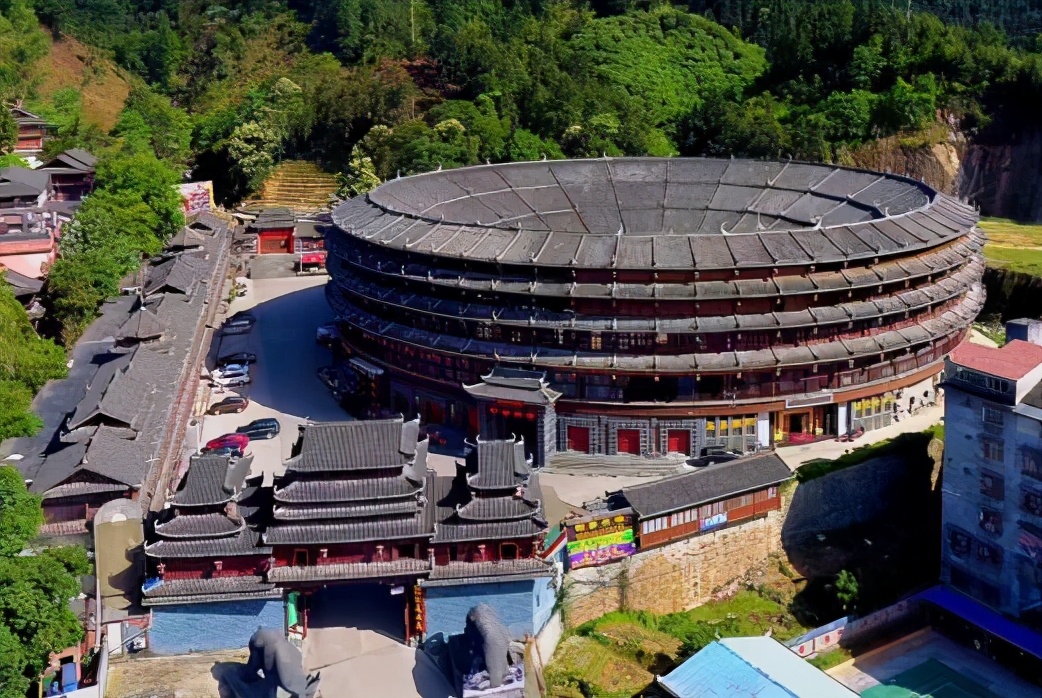 广西一县城内居然有座鸟巢,耗资7000万打造,还破了吉尼斯纪录