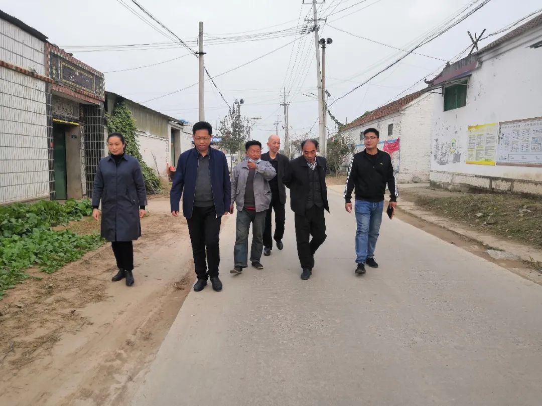 【工作动态】县司法局主要负责人到兴隆镇任小楼村调研第一书记驻村