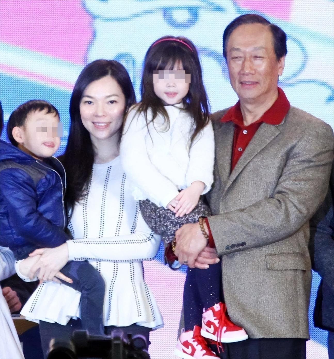 400亿豪门阔太,连生3胎还想为72岁郭台铭生第4胎,是林心如闺蜜