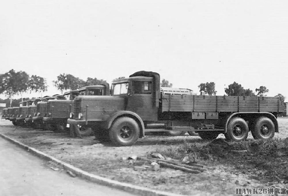 二战初期德军装备的两种重型卡车 到底有多牛?装两辆坦克满街跑
