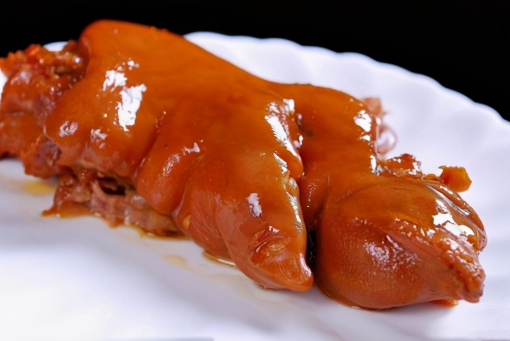 卤猪蹄,"前蹄"和"后蹄"要分清,差别挺大,弄错了难吃浪费钱