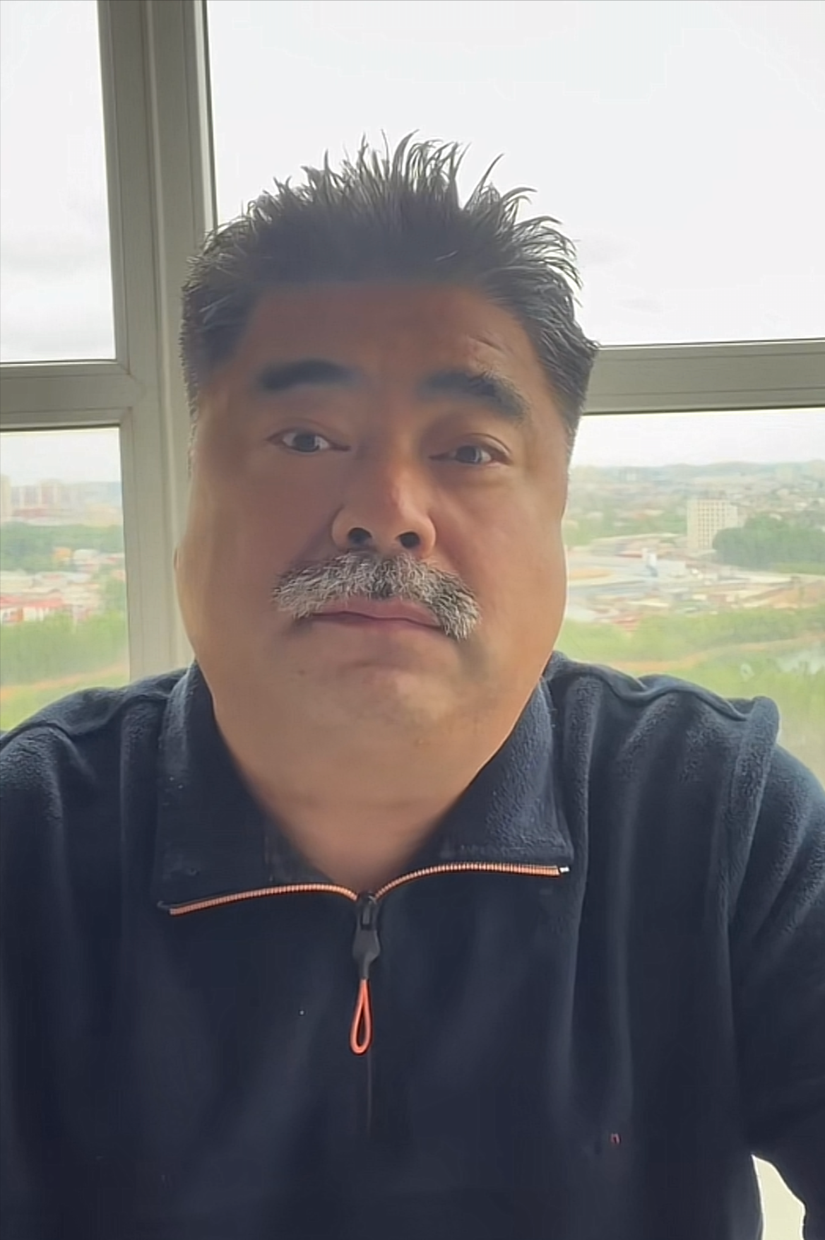 演员刘金聊崇洋媚外,点出宝马事件的根结,绕不过"特权"这个词