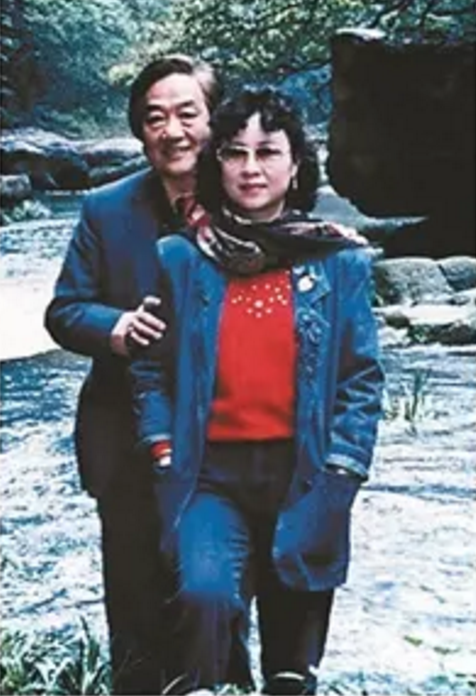 2018年,88岁林婉珍出书指责琼瑶插足婚姻,琼瑶用和尚语录回应