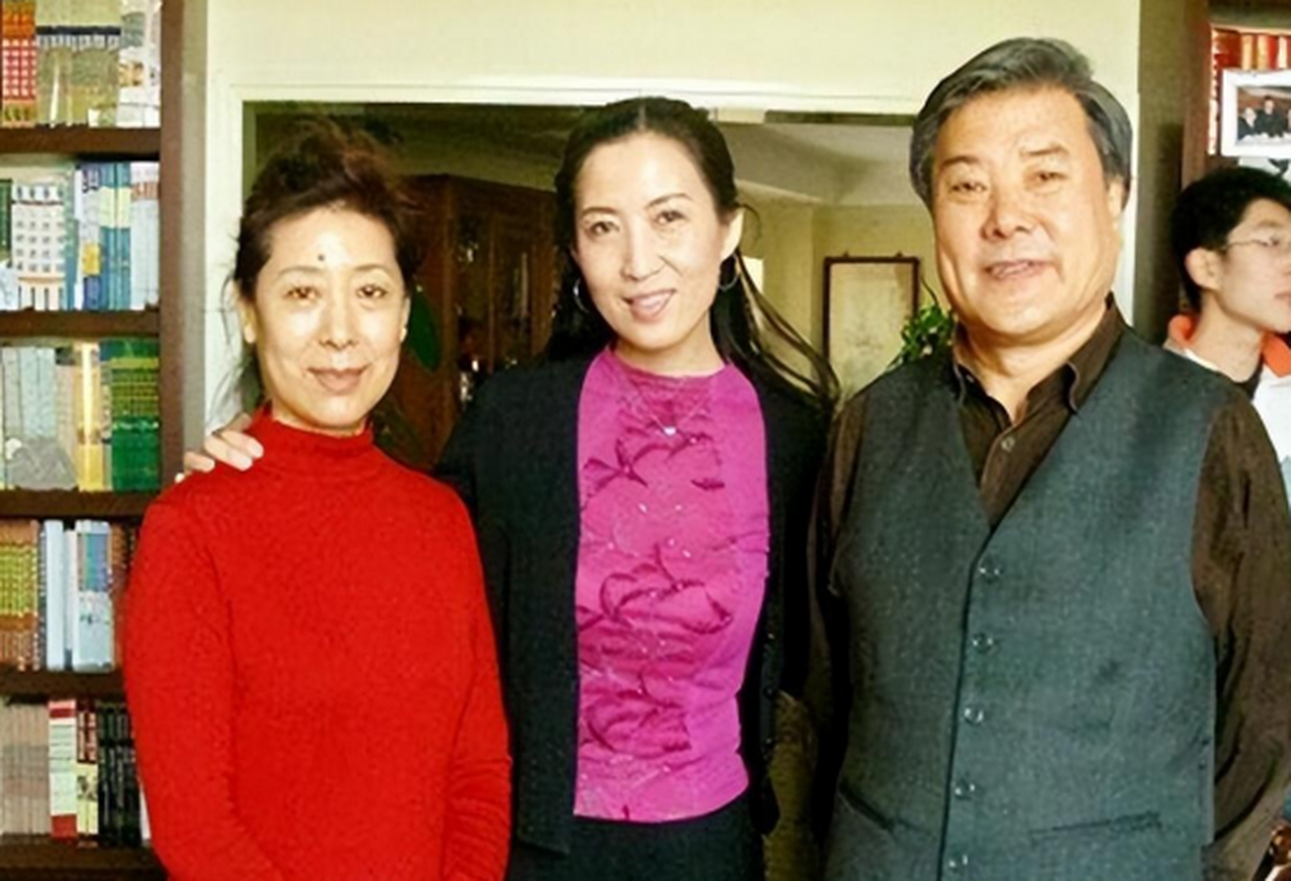 曾经风靡全国的女中音歌唱家关牧村,她的歌声如天籁,她的
