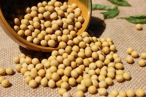 皮肤专家提醒:不想皱纹上脸,2素要少碰,2黄要常吃,或延缓衰老