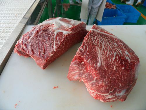 水牛肉和黄牛肉怎么区分?该买哪种牛肉?牢记3招让你轻松辨别