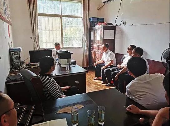 奉新县委副书记陈钰深入部分贫困村调研指导脱贫攻坚工作