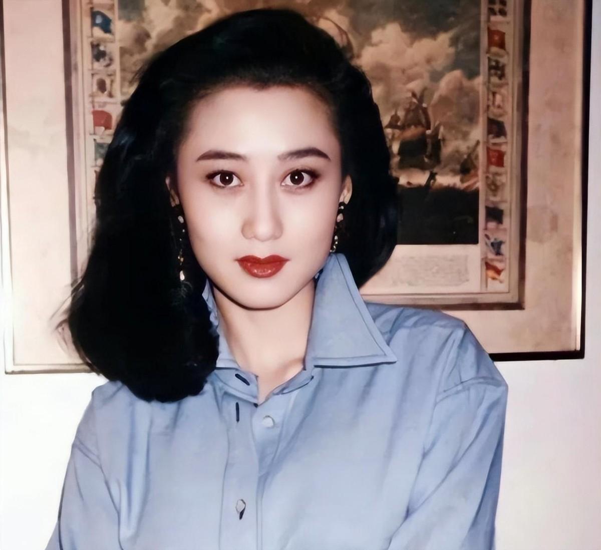 利智:被李连杰宠爱34年,外人看来是掉进蜜罐,甜蜜背后全是眼泪