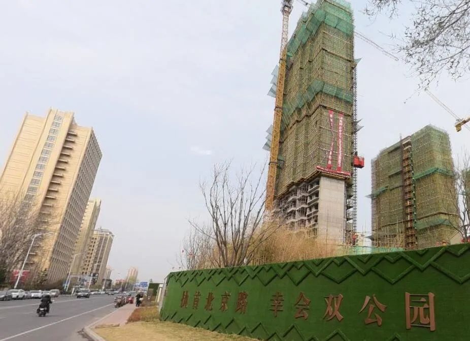 胶州市奥园首府工地夜间施工扰民,施工单位被约谈