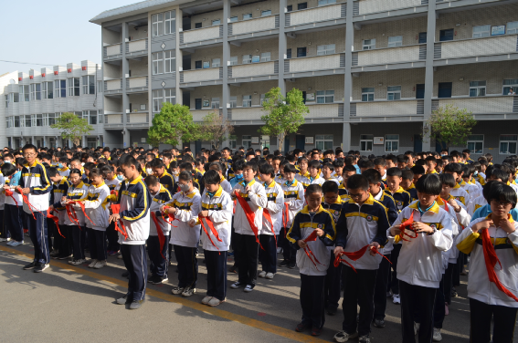 安阳市第六十六中学举行告别红领巾退队仪式