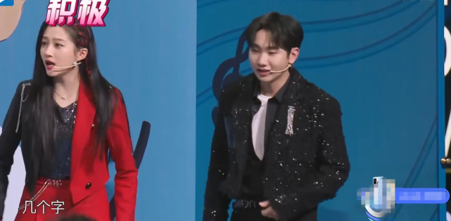 1米72关晓彤和1米76汪苏泷站到一起,看清身高差距,是谁撒了谎?