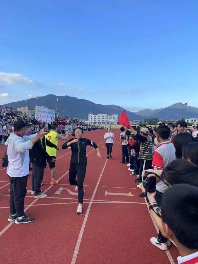 青春绽放 强国有我——莆田十五中隆重举行2022年体育文化艺术节