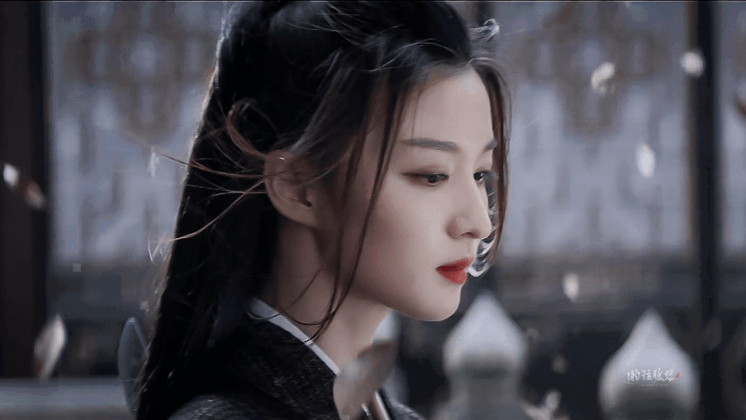 大漠红衣,日落黄昏,红衣摇曳,翩然起舞的绝世佳人让人一眼万年,一颦