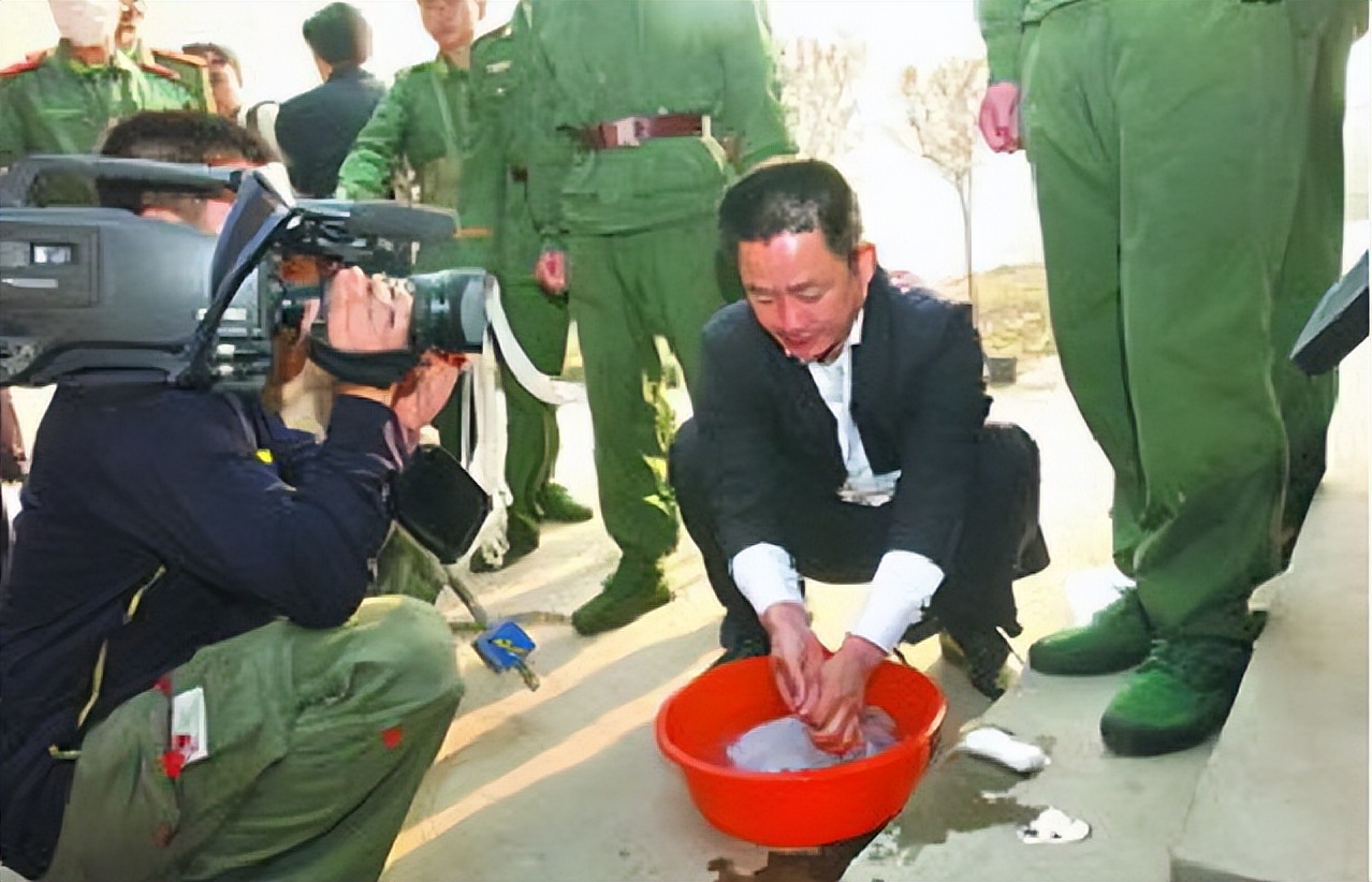 河南黑帮头目宋留根宣判后直接押赴法场8分钟结束罪恶的一生