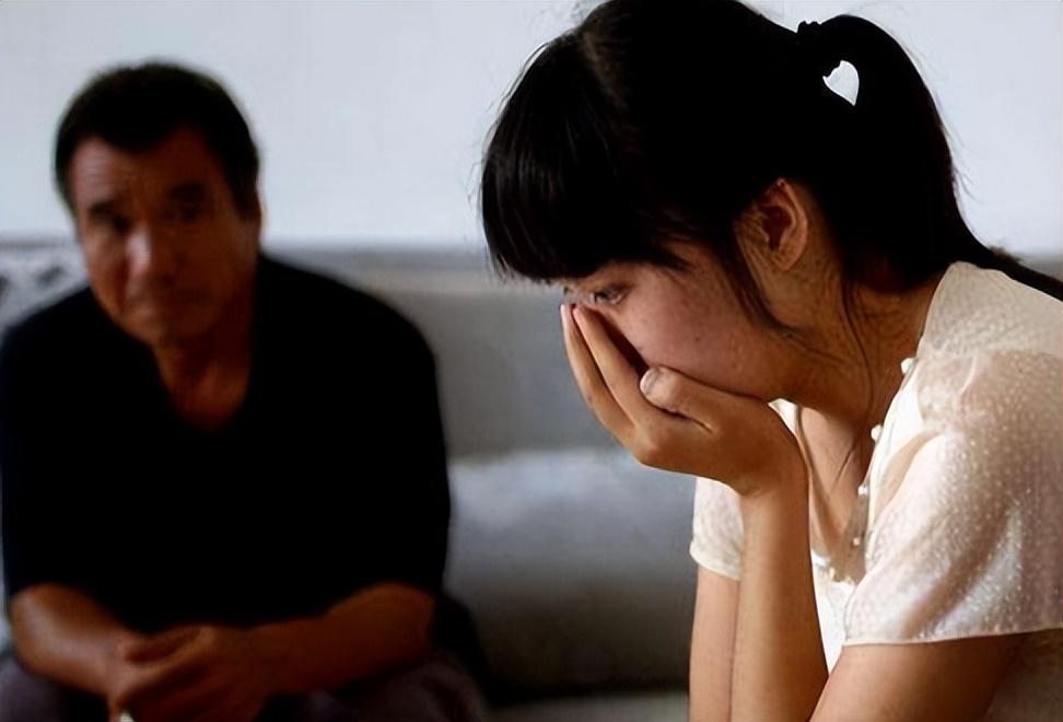 2021年男子外出打工不归妻子前去寻找竟发现房内陌生女人照片