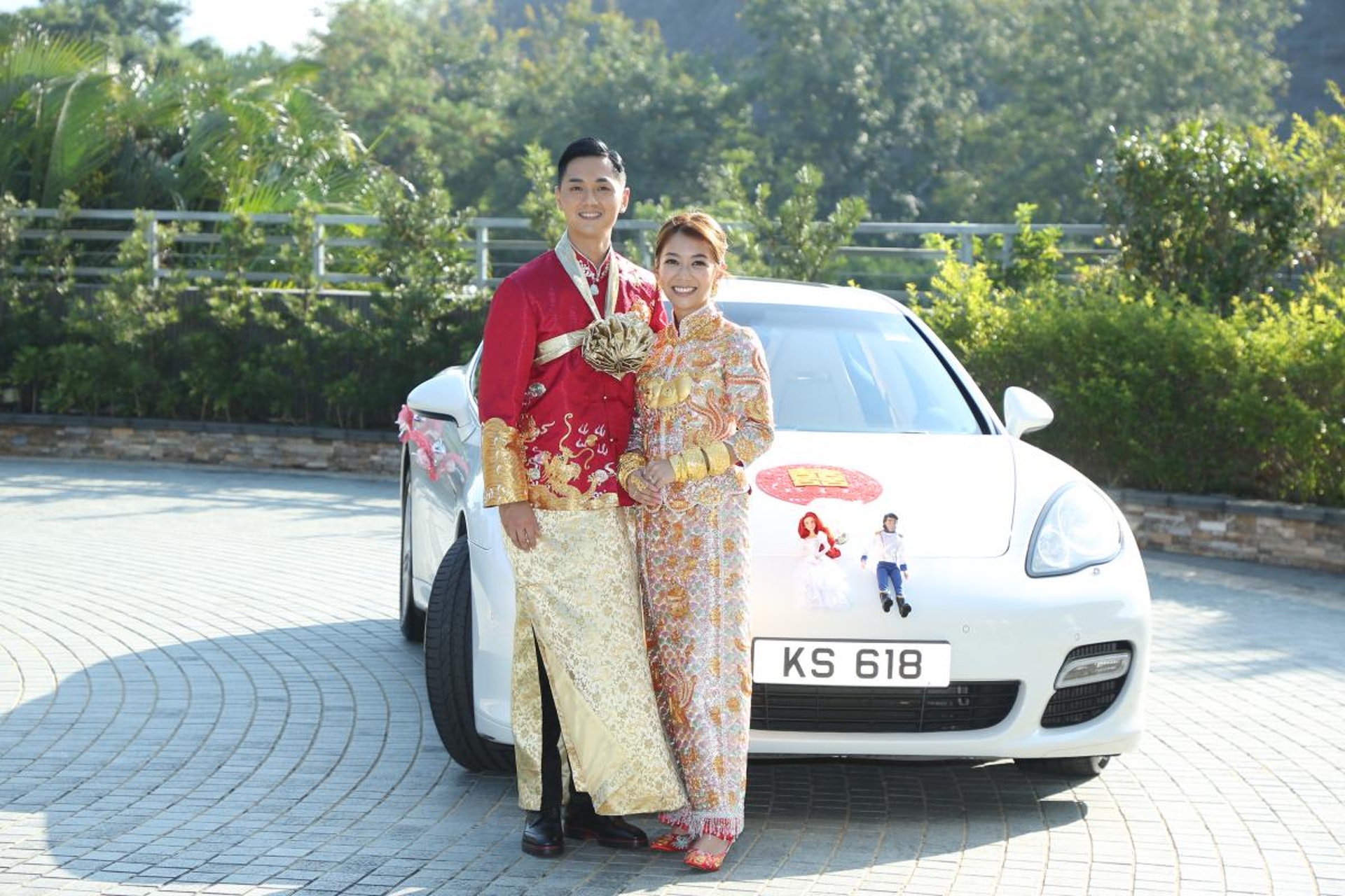 5亿驸马郑俊弘升级当爸,兴奋到一蹦三尺高,富二代老婆一索得男