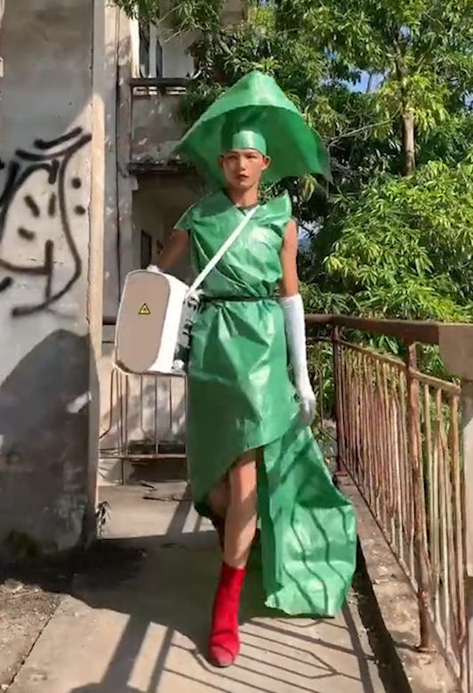 "乡村超模"陆仙人,从田野走秀到国际t台,草根也能逆袭