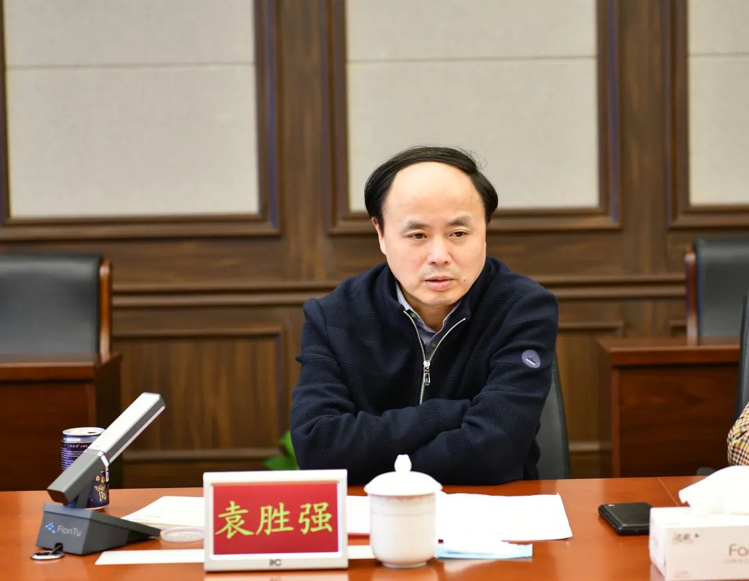 市三中法院党组成员,副院长袁胜强调研涪陵法院立案信访工作