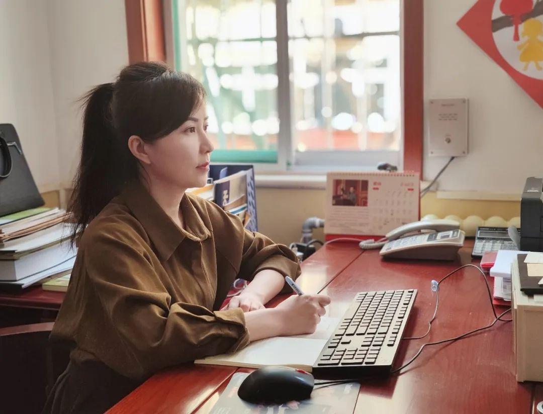 以法护航 共赴一场法治之约—育贤一幼“八五”普法宣传活动纪实(图7) 以法护航 共赴一场法治之约—育贤一幼“八五”普法宣传活动纪实(图7)