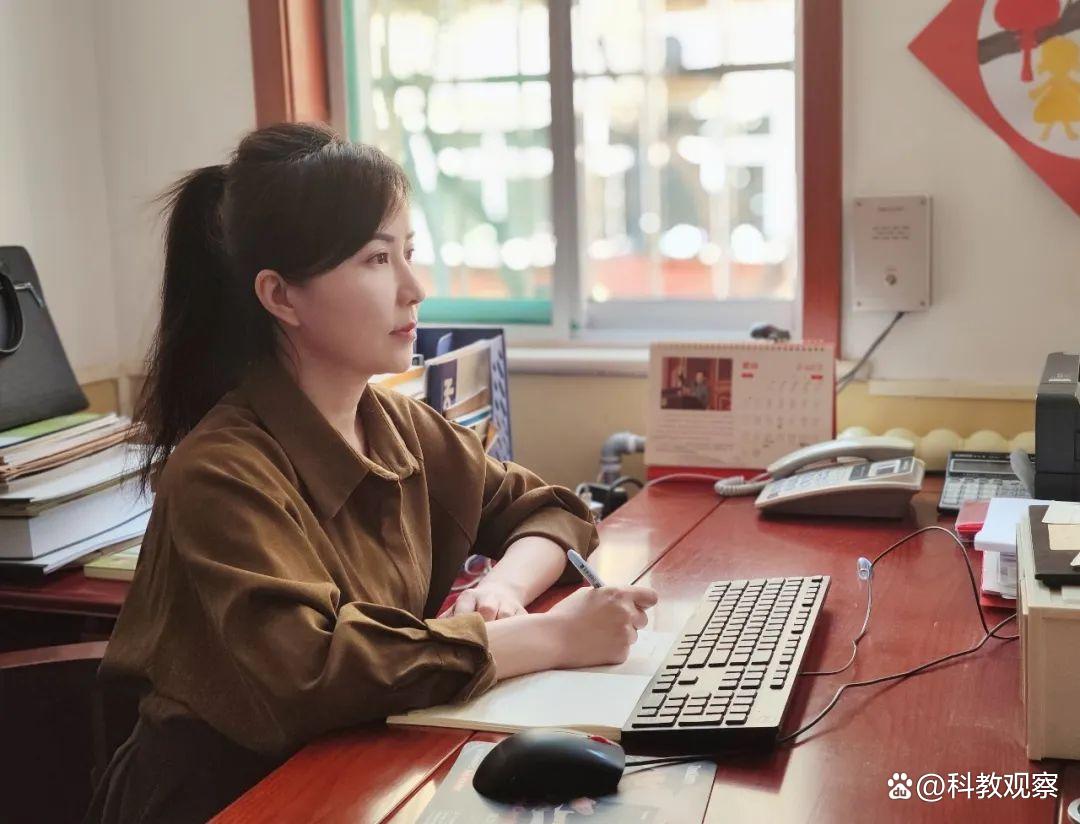 以法护航 共赴一场法治之约—育贤一幼“八五”普法宣传活动纪实(图7) 以法护航 共赴一场法治之约—育贤一幼“八五”普法宣传活动纪实(图7)