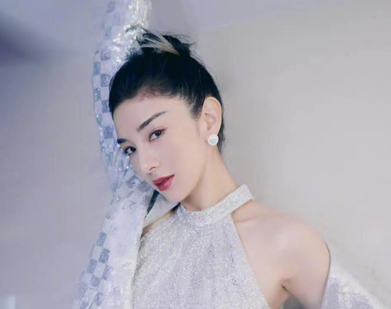 一,他进去了,我自由了——黄奕