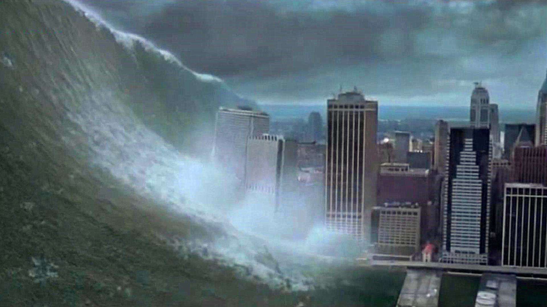 巨型海啸袭向美国7地,10多万居民失联,关键时刻,中国伸出援手