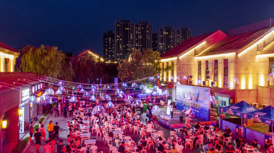 金秋夜色撩人 印象济南·泉世界"夜经济"持续火热