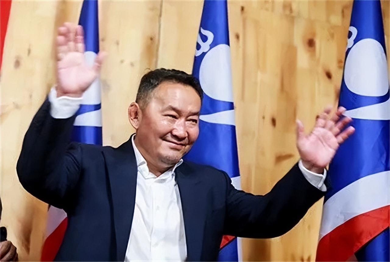 蒙古国总统肌肉图片